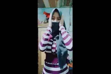 Bokep Jilbab Buka-bukaan Colmek Becek Ganas Lumer