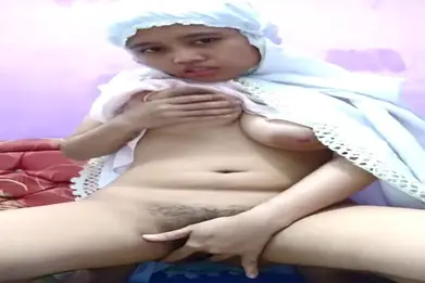 Dewi Alumni SMK Jakarta Ngerjain Diri Pakai Mainan Hot